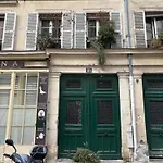 Live Like A Parisian In Our Spare Bdr * Paris