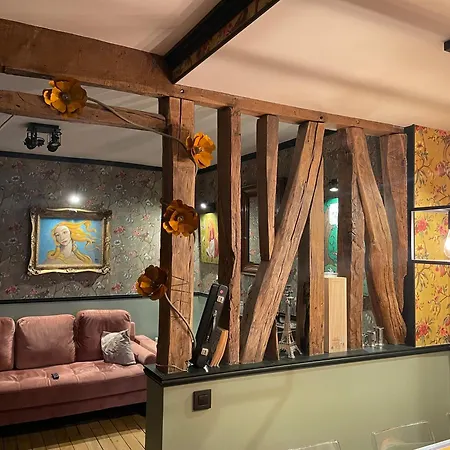 Live Like A Parisian In Our Spare Bdr Проживание в семье *