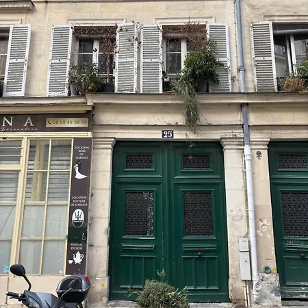 Live Like A Parisian In Our Spare Bdr * باريس