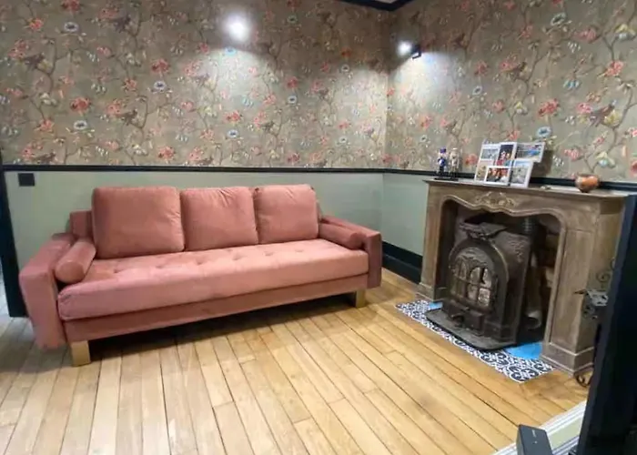 Live Like A Parisian In Our Spare Bdr Проживание в семье *
